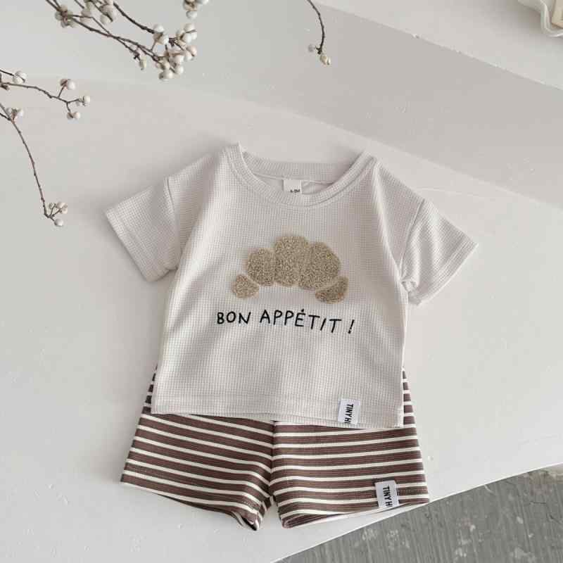 ベビー服 上下セット 半袖トップス ストライプ柄 短パン カジュアル 幼児 乳幼児 赤ちゃん 薄手 柔らかい 綿 快適 杏色
