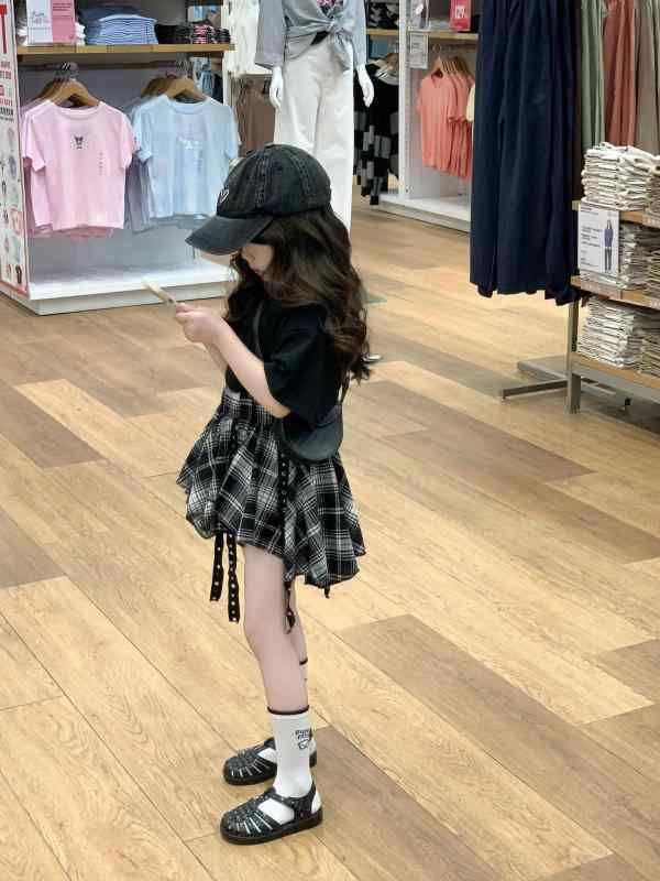 子供服 女の子 Tシャツ スカート セットアップ 夏服 半袖 翼付き トップス 不規則 ミニスカート 韓国風 ブラック ホワイト モノトーン おしゃれ かわいい お出かけ 普段着