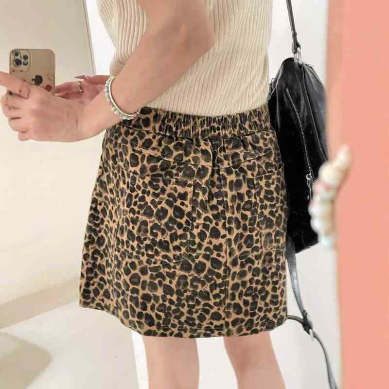 スカート 女性用 夏 牛仔 短スカート ハイウエスト ヒョウ柄 切り替え デニム素材 綿混 ゆったりシルエット 大きいサイズ 韓国風 韓国スタイル かわいい ビッグサイズ ルーズフィット 洗い加工 深色ヒョウ柄 浅色ヒョウ柄 普段使い 軽量 伸縮性
