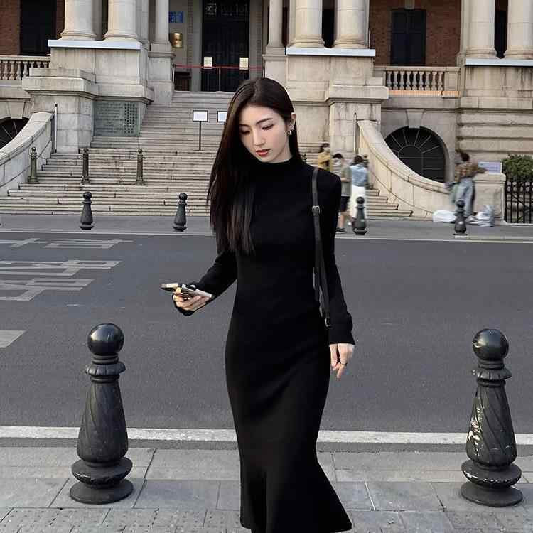 ワンピース レディース 黒 Aライン ニット 秋冬 高見え 着痩せ ミモレ丈 長袖 上品 フェミニン エレガント ラウンドネック 高腰 普段使い パーティー