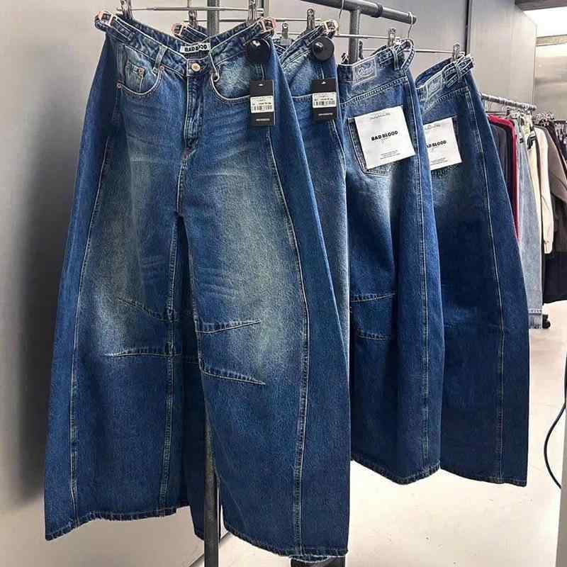 パンツ メンズ 牛仔パンツ 女性用 綿 素材 コットン デニム 生地 ラフ スタイル 直筒 シルエット ワイドレッグ デザイン ミッドライズ 腰位置 ロングレングス 丈 ノーストレッチ フィット ミディアム 厚み ユーズド 加工 ディストレス ディテール