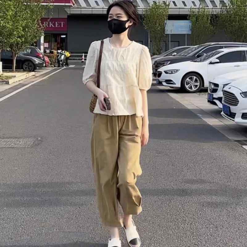 シャツ レディース 半袖 ブラウス 杏色 黒 ギャザー ラウンドネック ゆったり トップス オフィス カジュアル きれいめ 上品 通勤 フェミニン デイリー 4,541円