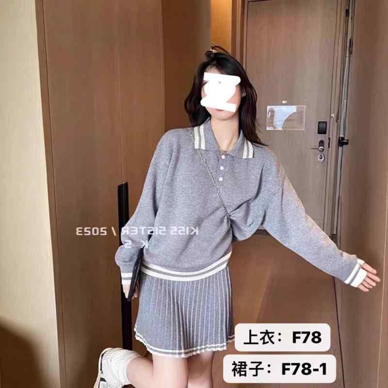 レディース 秋 ニット トップス ポロカラ 長袖 ショートスカート セット 茶色 グレー オートミール ブラック 切り替え ボタン 康・慌フランネル 混紡 快適 シンプル 日常使い キャンパス風 コーデ セットアップ 秋冬 コーディネート 人気 スタイル