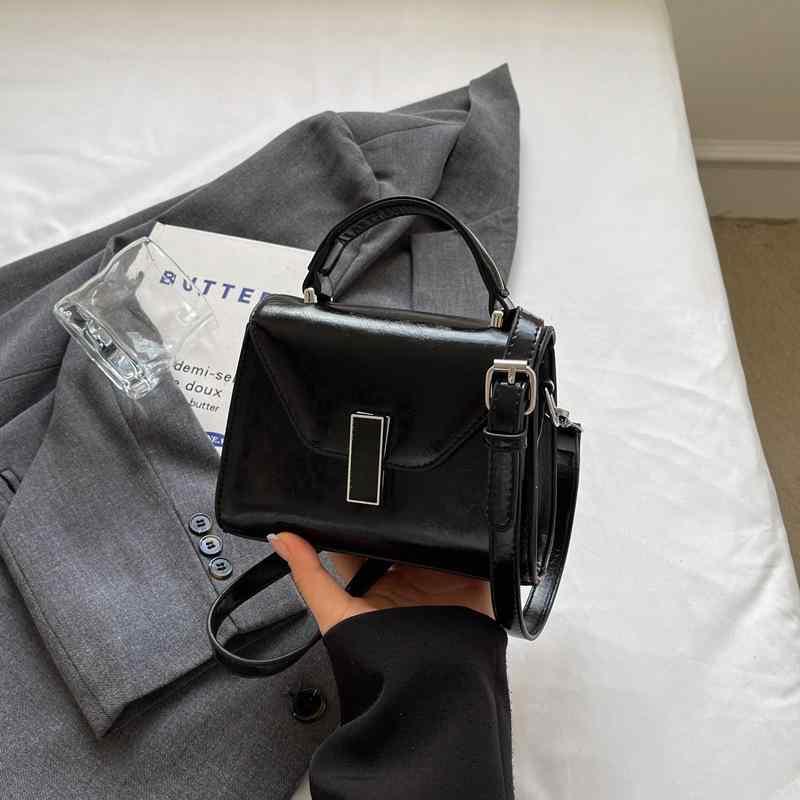 ハンドバッグ 女性用 韓国風 ファッション シンプル クロスボディ トートバッグ 通勤用 小型 都市スタイル 軽量 PU素材 ブラック 赤 シルバー ベージュ 春夏 日常使い 肩掛け シングルストラップ ジップポケット コンパクト