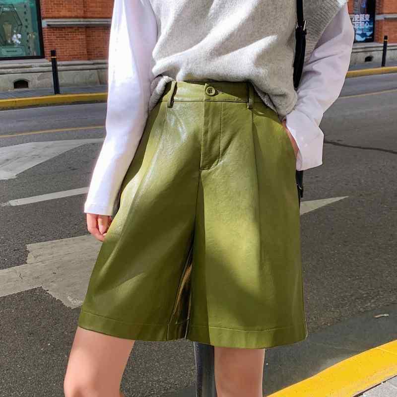 レディース ワイドパンツ 合成革 ショートパンツ 高腰 Aライン 秋冬 黒 グリーン ベージュ ゆったり スリム効果 通勤 普段使い 軽量 伸縮性 都市カジュアル ポケット付き シンプル 気質 女性用 秋冬向け 合成革素材 ハイウエスト ワイドレッグ 膝