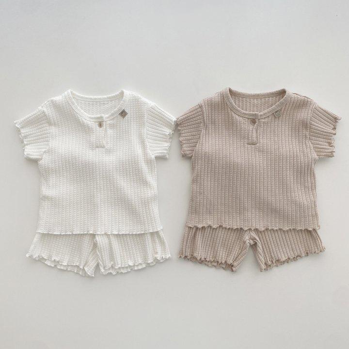 子供服 男女 春夏 セット 短袖 Tシャツ トップス ストライプ ショートパンツ 綿 柔らかい 素材 米色 ・柑其色 3~8歳 100~140cm 対応 カジュアル 普段使い 軽量 通気性 良好 無地 柄 組み合わせ セットアップ キッズ コーディネート