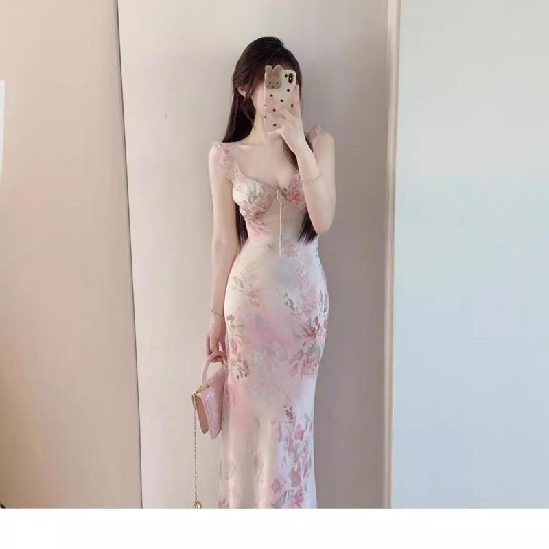 ワンピース 女性用 Vネック フリル袖 フラワー柄 中長丈 包みスカート 切り替えデザイン ピンク系 接触冷感 ポリエステル素材 軽量 吸湿速乾 甘めスタイル リゾート 日常使い