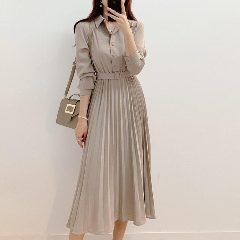 秋冬 ワンピース 女性用 シャツドレス コットン素材 純色 ボタン 長袖 シャツカラー ハイウエスト プリーツスカート 大きめフレア 長丈 韓国風カジュアル 快適リラックス 杏色 ブラウン 秋シーズン 通勤 普段使い 軽量 伸縮性