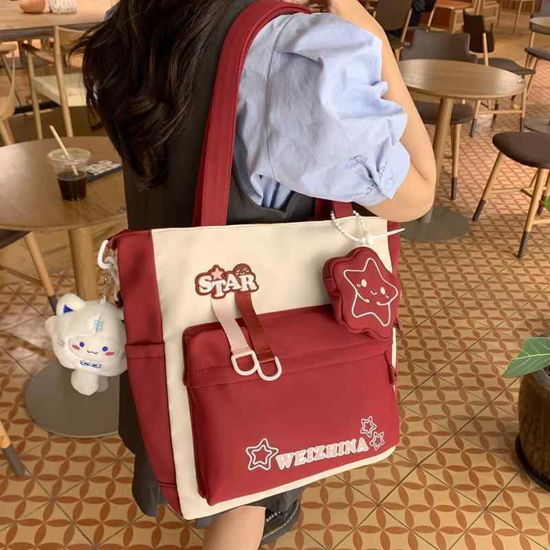 トートバッグ かわいい星柄 少女向け 韓国風 学生用 ジュニア 通学 補習 シングルショルダー 大学生 通勤 ナイロン素材 大型 横型 方形 ソフト ステッチ デザイン ジッパー 開閉 黒 ベージュ ブルー ピンク レッド パープル 清新 甘い 日常 コ