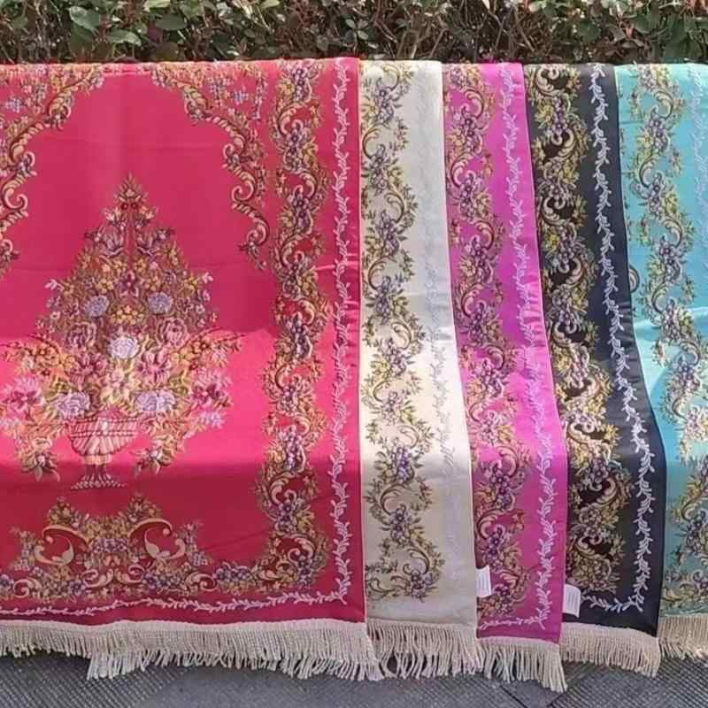 リビング 地毯 花柄 刺繍 絨毯 復古 ファッション 家用 寝室 床辺 地? ポリエステル 素材 方形 植物 花卉 柄 オレンジ 赤 紫 大赤 ベージュ 黒 ピンク系 青 花瓶 デザイン 美式 スタイル 手洗い 可能 インテリア ラグ フローリング 保護
