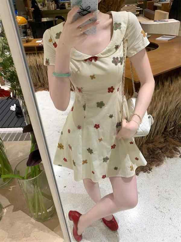 ワンピース レディース 夏 春夏 かわいい 学院風 フレンチ風 短丈 切り替え セットインショートスリーブ Uネック 中腰 ポリエステル 接触冷感 アイボリー ピーチカラー 清新 甘め 軽量 吸湿速乾 普段使い 通学 通勤 爽やか 花柄 プリント フレア