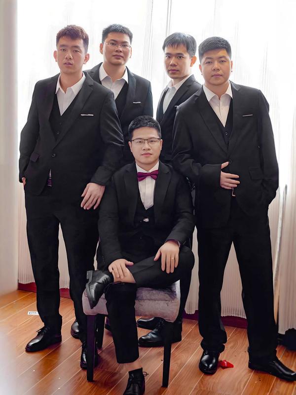 メンズ 結婚式 西装セット 兄弟装 ブラック グレー カーキ ネイビー 修身型 軽量 醋酸繊維 ブラック シングルブレスト フラットラペル ボタン飾り 後ろスリット 軽ビジネス ウェディング フォーマルスーツ ジャケット シャツ ベスト トラウザーズ 通