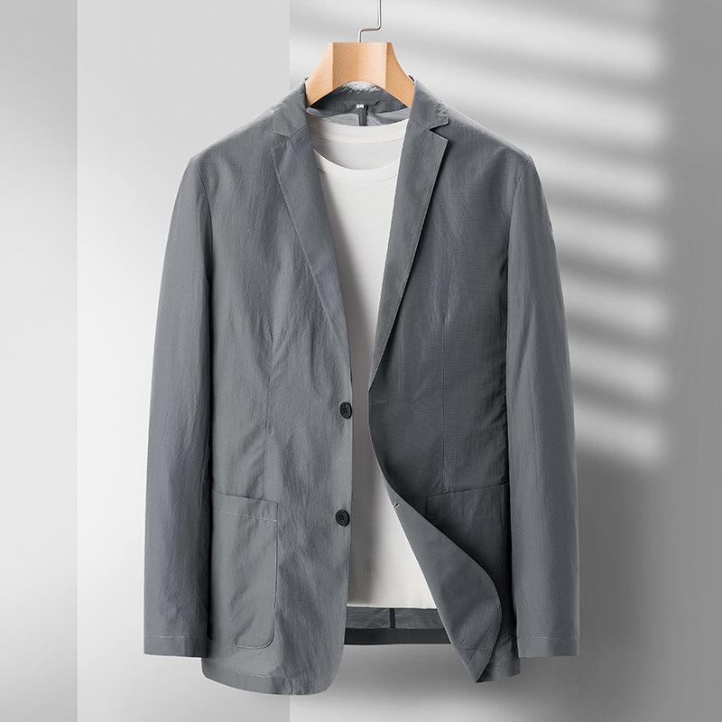 メンズ スーツ ビジネス 軽ビジネス 夏用 薄手 防風 防紫外線 ジャケット 長袖 ポリエステル ナイロン 素材 ゆったり シルエット シングルブレスト シングルボタン ノーアイロン 加工 グレー グリーン ブルー カラーバリエーション 直線 裾 デザイ