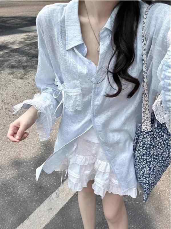 レディース シャツ 開衫 レース 切り替え 防晒 長袖 夏 薄手 かわいい デザイン 蝶結 リボン ゆったり シルエット 接触冷感 再生繊維 ポリエステル 混紡 ライトブルー ポロカラー プリンセススリーブ 単排ボタン 快適 休間 4,184円