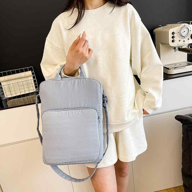 バックパック 女性用 通勤 大学生 肩掛けバッグ 大容量 ナイロン 縦型 方形 ミッドサイズ ミッドソフト ジッパー 証件ポケット 車縫いステッチ ポリエステル内張り 米白色 ブラック パープル ブルー ピンク 日常使い 清新 かわいい