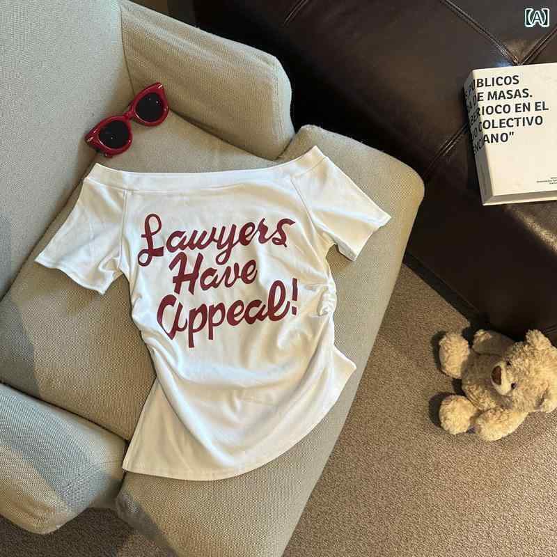 Tシャツ 女性用 夏 セクシー 斜肩 一字肩 短袖 トップス アルファベット グラフィック プリント 接触冷感 ?? 切り替え デザイン 飛ぶ袖 ラウンドネック ハイウエスト シルエット マカロンカラー ホワイト ブラック ブルー 通勤 スタイル 都市