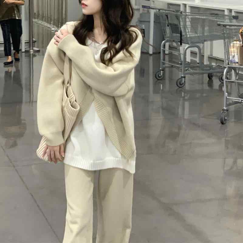 レディース ニット トップス ロングパンツ セット ミルク系 韓流 甘め 柔らか ラウンジ スタイル 気質 通勤 純色 ボタン 切り替え デザイン 長袖 ニット素材 ポリエステル 混紡 軽量 伸縮性 杏色 ブラック 甘美 清新 カジュアル 普段使い セッ