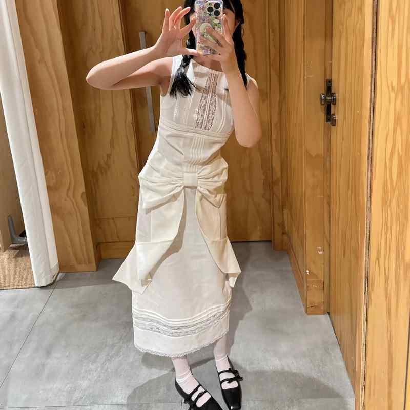 ワンピース 女性用 背心 長め ハイウエスト 無袖 丸首 レース 立体 蝶結び 切り替え デザイン 麻 羊毛 混紡 軽量 通気性 吸湿速乾 かわいい 清新 スタイル 普段使い 夏 春夏 シーズン 白 紺 色展開 基本 単品