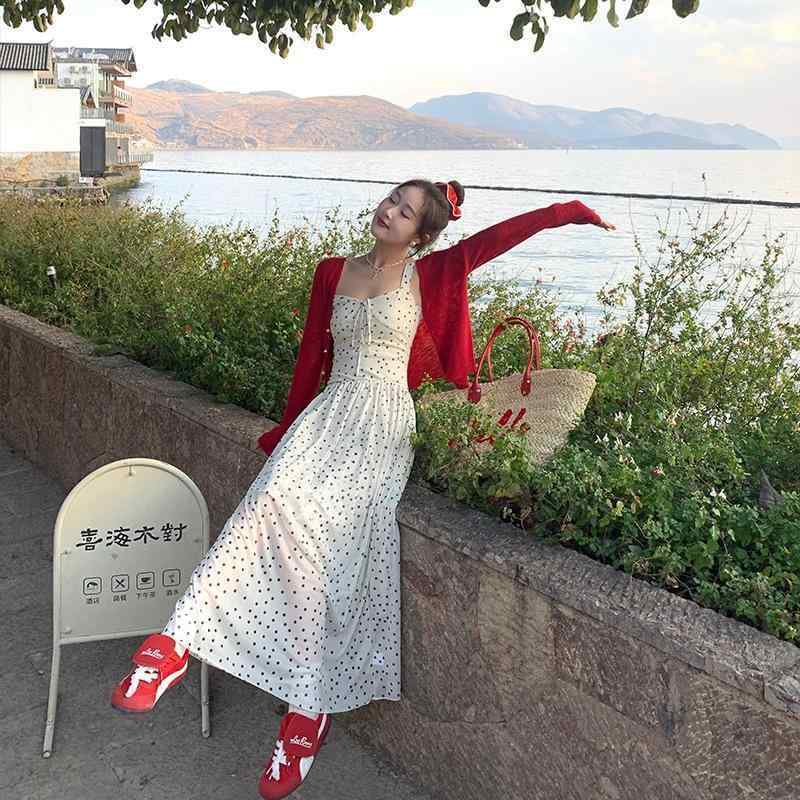 ワンピース 女性用 春夏 吊り帯 ロングドレス Aライン スクエアネック ノースリーブ ハイウエスト 純色 白色 赤 軽量 伸縮性 吸湿速乾 清新 かわいい 通勤 普段使い 海辺 リゾート ビーチ 気質 スリム シルエット 爽やか 甘め スタイル 女性服