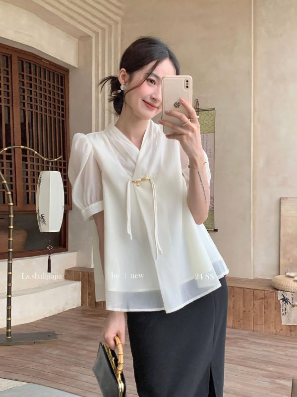 シャツ レディース 春夏 Vネック 半袖 泡 bubble袖 トップス きれいめ かわいい ガーリー フェミニン デート お出かけ オフィス 通勤 ポリエステル 杏色 黒 7,002円