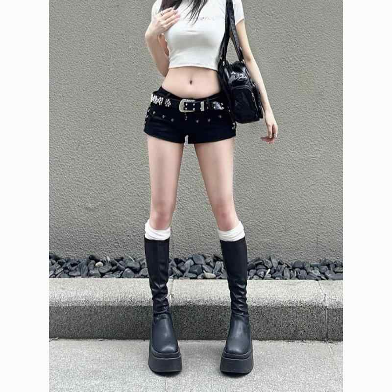 デニム レディース ホットパンツ ローライズ ショートパンツ ジーンズ ジーパン 大? レトロ aライン 美脚 脚長効果 ブラック デニムパンツ ズボン ボトムス 着痩せ スタイルアップ 4,910円