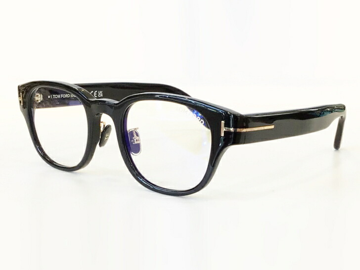 トムフォード Tom Ford FT 5404 FT5404 Glasses on a 360 turntable and model