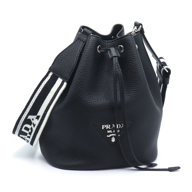 [返品OK] プラダ 巾着ショルダーバッグ 1BE060_2DKV_F0002_V_3OO レザー バゲットバッグ 巾着バッグ ブラック 黒 シルバー金具 【中古】【送料無料】