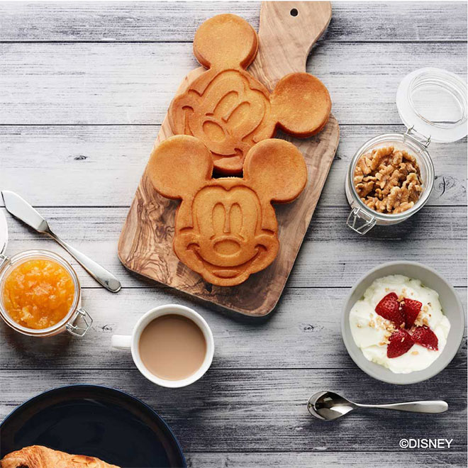 ワッフルメーカー ミッキー型 ディズニー ワッフル ドウシシャ ミッキー キャラクター おやつ 朝食 ランチ スイーツ Disney ホームパーティー パーティー 家庭用 誕生日 お菓子 手作り 調理家電 かわいい 送料無料 Doshisha Wafu 100 プレゼント ギフト Csecully Fr