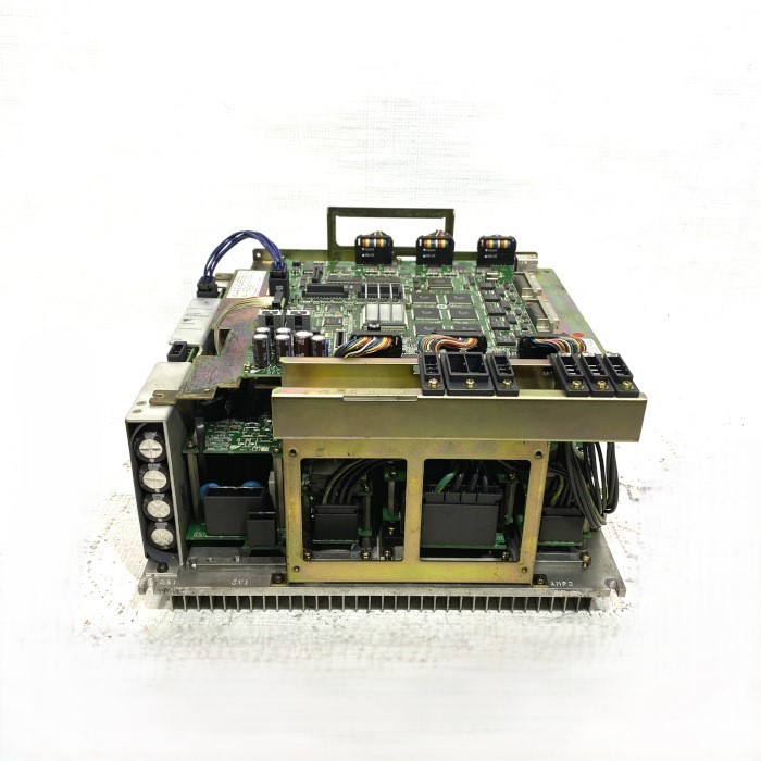 安川電機 サーボ容器に並べる CACR-UP20AAA