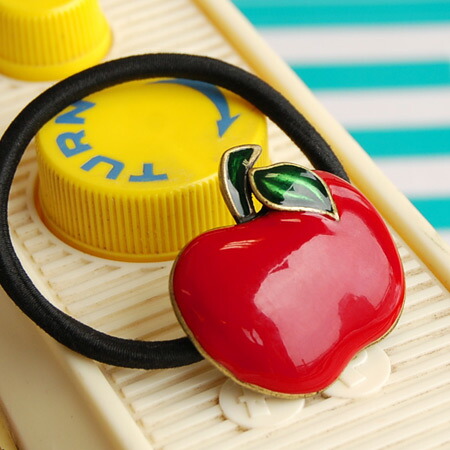 楽天市場 7 645個完売 当店ロングセラー 大人気のリンゴーム 林檎 りんご Apple アップル ヘアアクセ アクセ レディース かわいい おしゃれ ファッション カジュアル ヘアーゴム 髪飾り 髪ゴム ヘアアレンジ 通販 楽天 メール便可04 りんごちゃん ヘアゴム