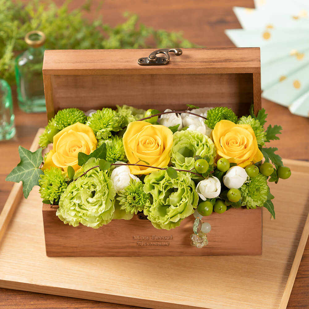 アレンジメント Birth ジュエル フラワー ペリドット 生花 フラワー ギフト 花 プレゼント お祝い 記念 贈り物 サプライズ 誕生日 結婚記念 開店祝い 送別会 歓送迎会 新築祝い 発表会 Giosenglish Com