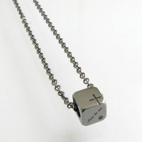 最安値に挑戦 楽天市場 ネックレス Close To Me レッドダイヤモンド付き Black Whiteダイス キューブ シルバーネックレス メンズ ブラックsn13 163 アクセサリー専科 イーアクセ 公式店舗 Moodle Sl Bluecrestcollege Com