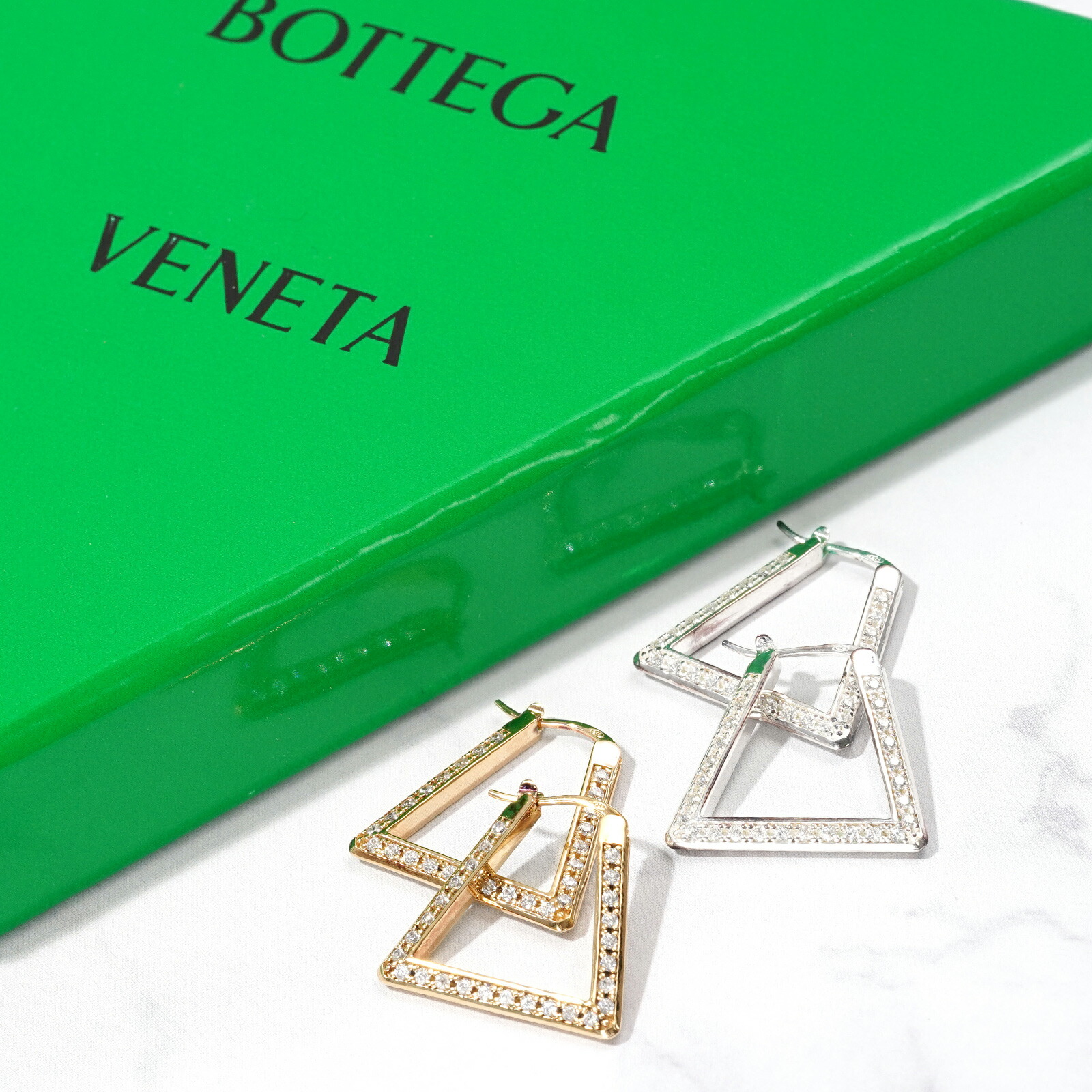 【上品エレガンス】bottegaveneta ターングラスフープイヤリング イエローゴールドラージ フィン ピアス| Bottega Veneta® 日本