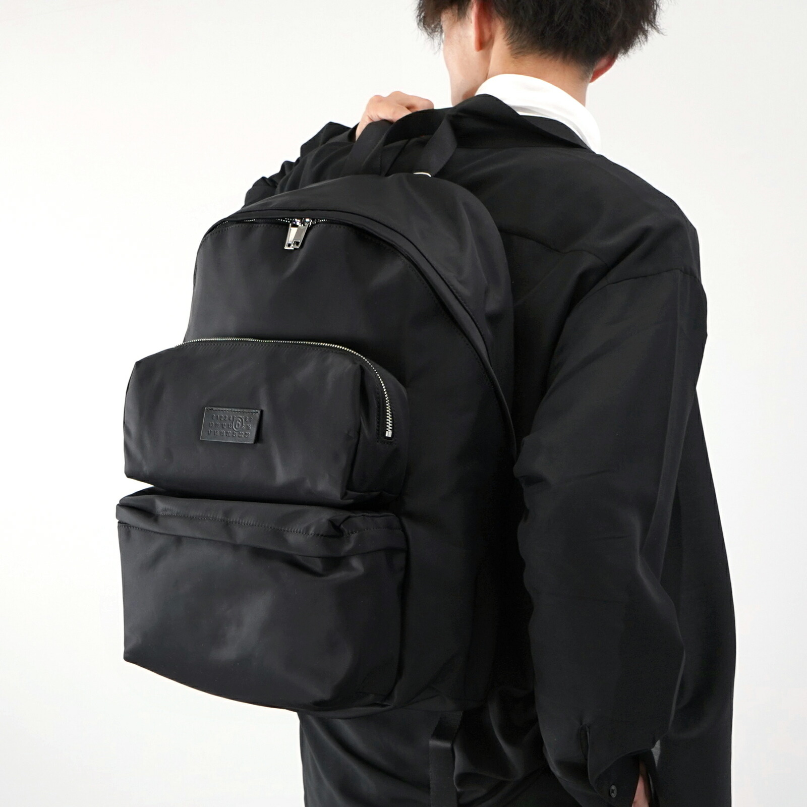 MM6 MAISON MARGIELA エムエムシックス マルジェラ バックパック リュック SB5WA0006 黒 ブラック メンズ レディース 男性 女性 ユニセックス 人気 おすすめ プレゼント ロゴ｜EARTH BOUTIQUE