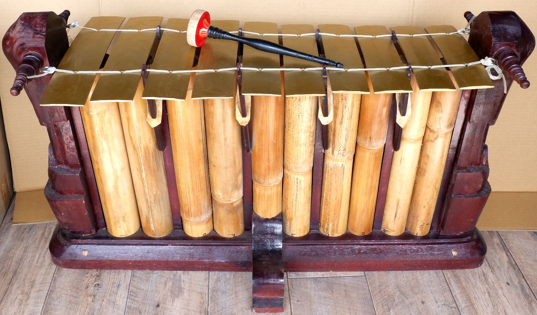 楽天市場】竹ガムラン10鍵（竹琴/バラフォン） : 地球雑貨 アース