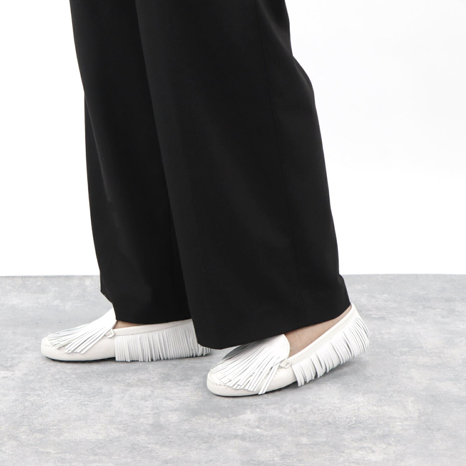 TODS トッズ ドライビングシューズ タッセル フリンジ 楽天市場】TODS トッズ ドライビングシューズ XXW00G0DN70NB6