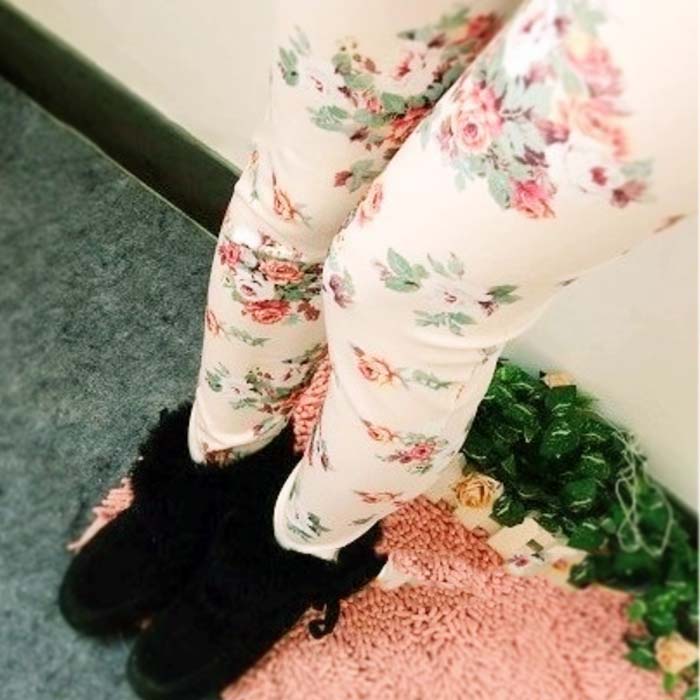 楽天市場 メール便 花柄 フラワー柄 薔薇 ばら レギンス 9分丈 レディース ボトムス ルームウェア インナー プチプラ 上品 可愛い スパッツ Leggings 重ね着 3点までメール便1回分で配送できます 株式会社ssサービス 楽天市場店