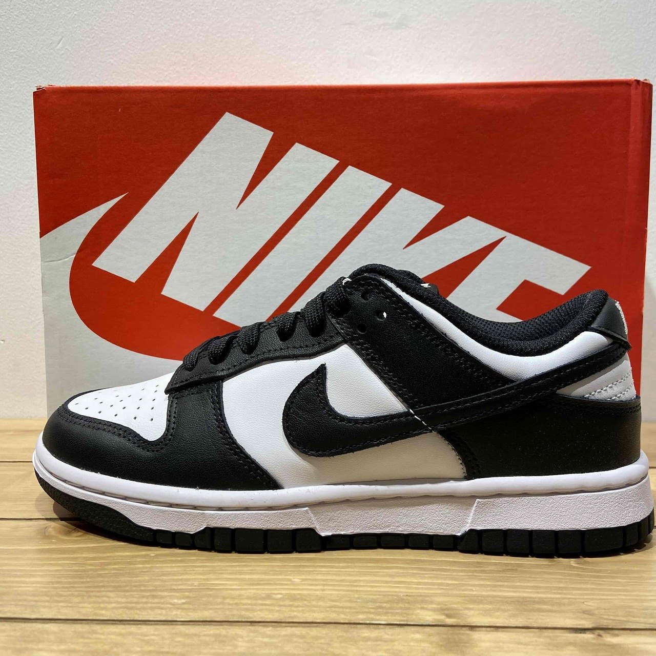 安全 NIKE WMNS DUNK LOW PANDA BLACK WHITE 23.5cm DD1503-101 ナイキ