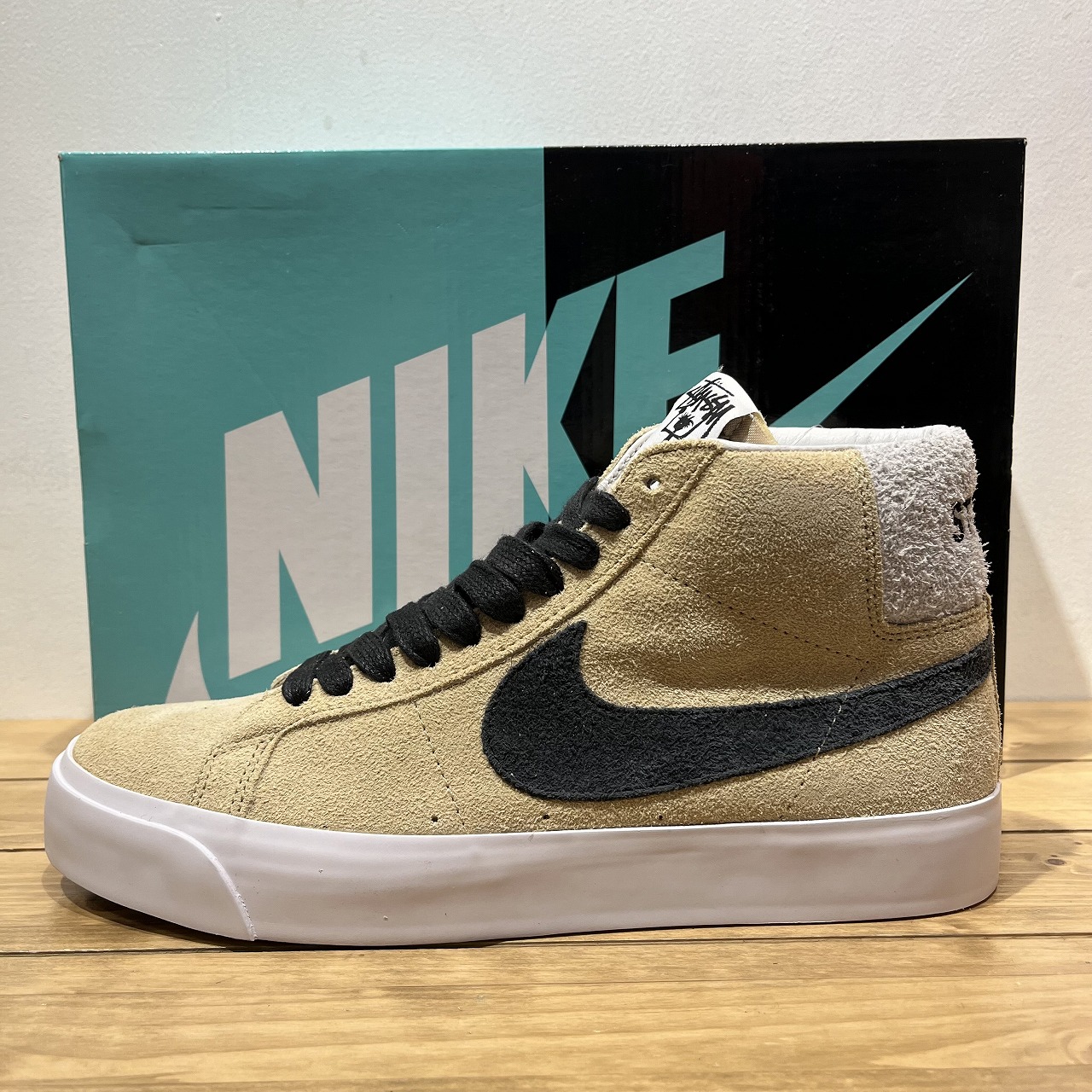 楽天市場】NIKE SB ZOOM BLAZER MID QS STUSSY midwest gold/blk