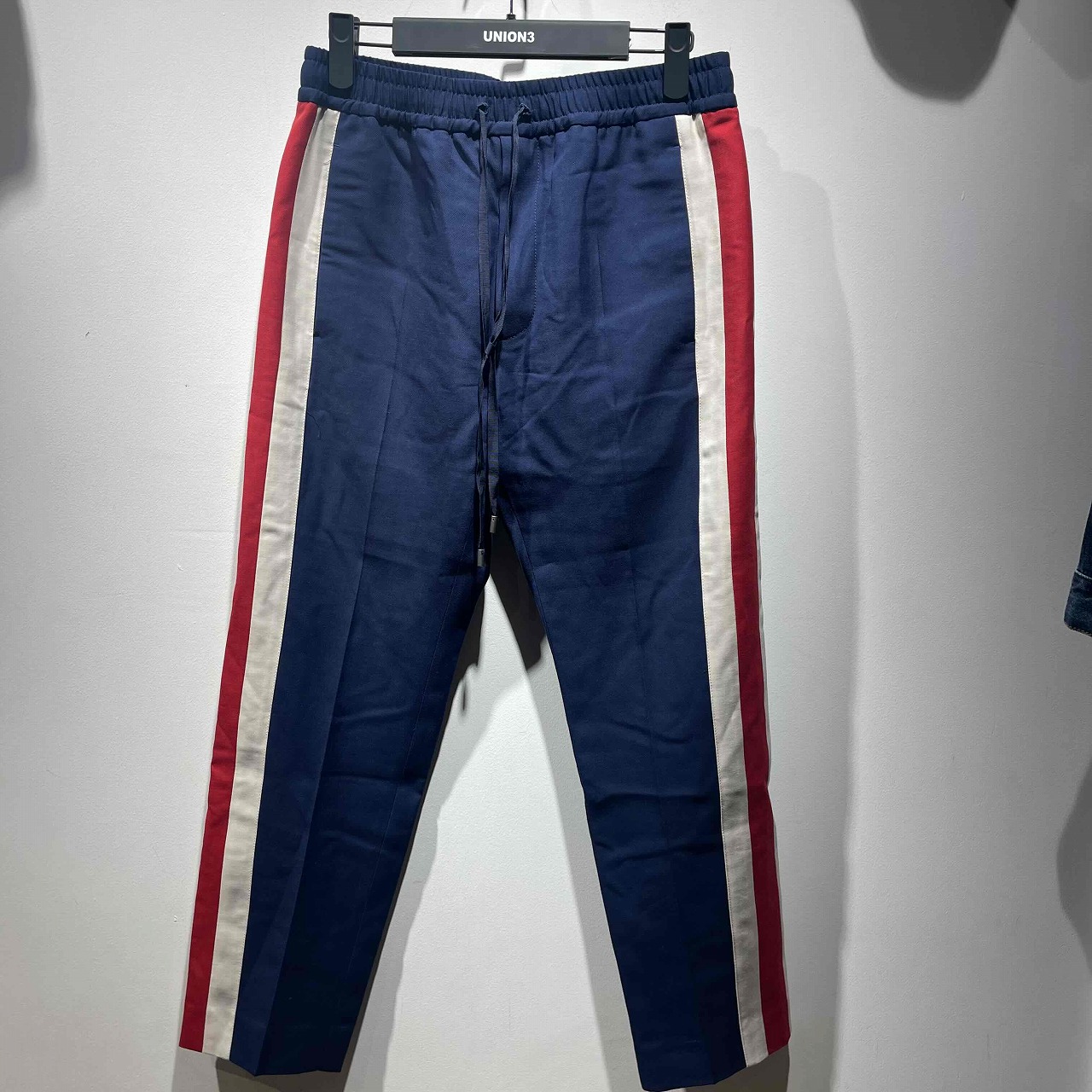 グッチ　ネイビー スリムフィットパンツ 赤ストライプ　50 グッチ ネイビー スリムフィットパンツ 赤ストライプ 50 - メルカリ