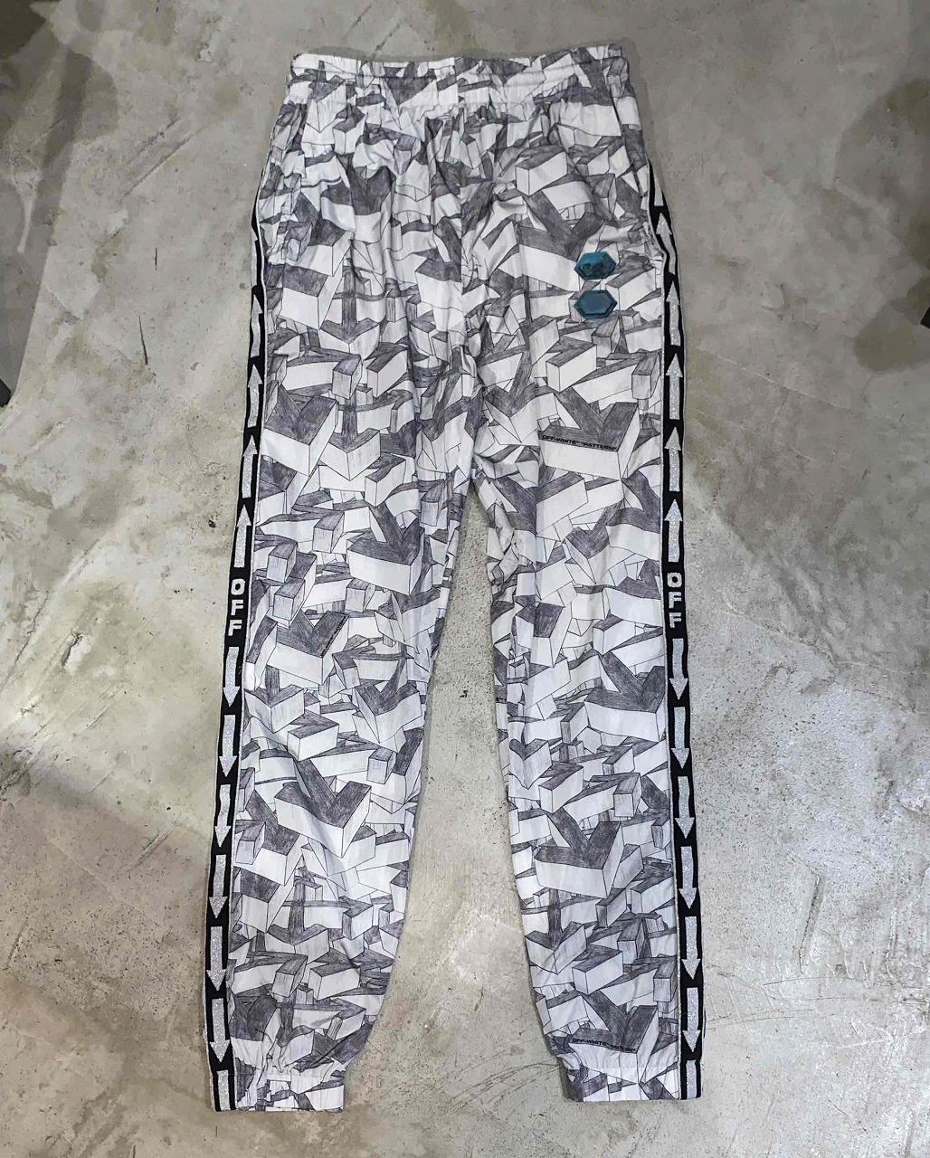 OFF-WHITE NYLON LONG PANTS SIZE-XS OMCA086R20G44033 オフホワイト ナイロンロングパンツ 心斎橋店【中古】