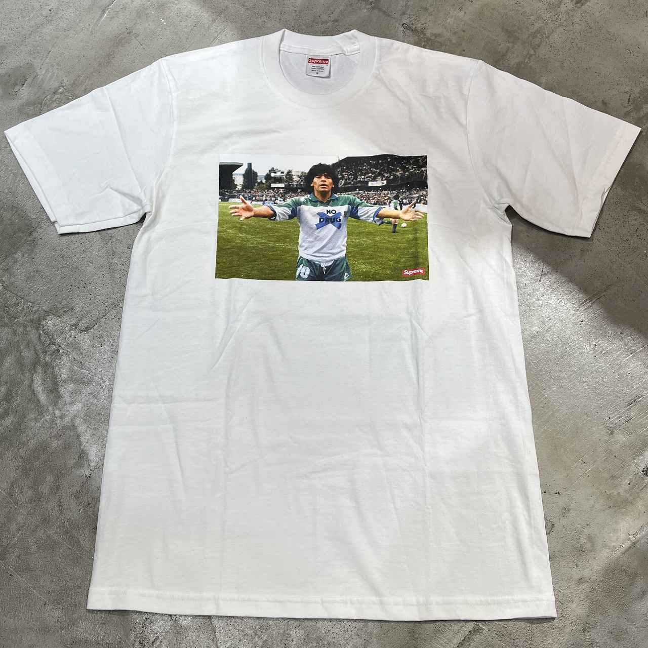 supremeマラドーナTシャツとSTUSSY imgrc0094088593.jpg