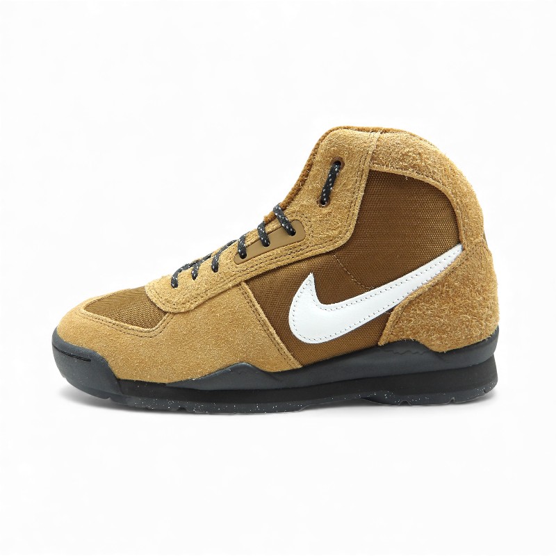 楽天市場】【Stussy × NIKE BLTRO SP LT BRITISH TAN/WHITE-BLACK