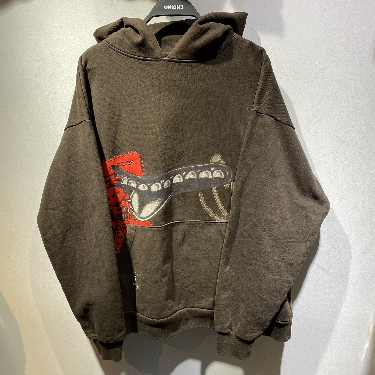 トラヴィススコットパーカー 付き グラフィックデザイン 楽天市場】Travis Scott トラヴィス・スコット パーカー