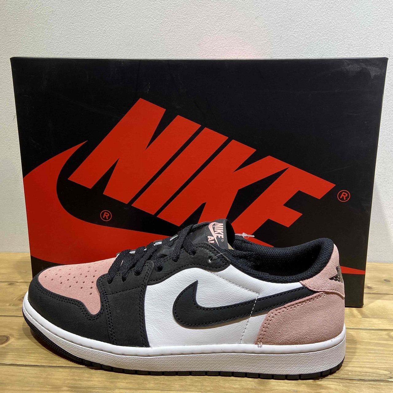 楽天市場】NIKE AIR JORDAN 1 RETRO LOW OG black/bleached