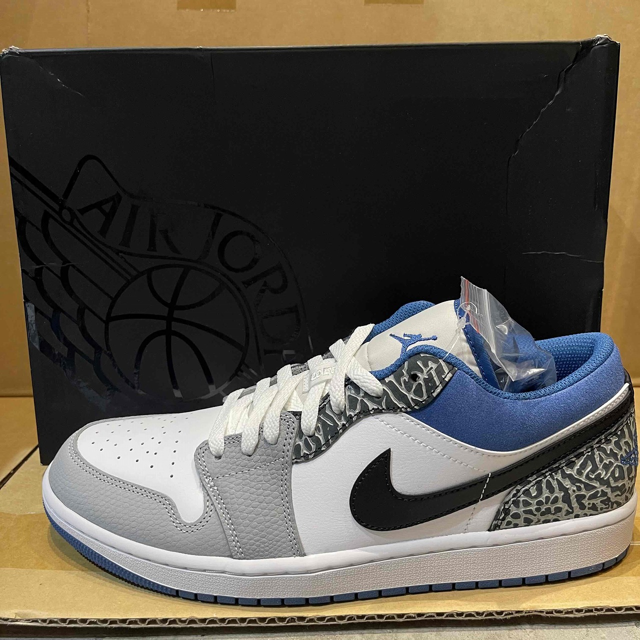 NIKE AIR JORDAN 1 LOW SE 29.0cm DM1199-140 ナイキ エアジョーダン1ロー スニーカー 心斎橋店【中古】