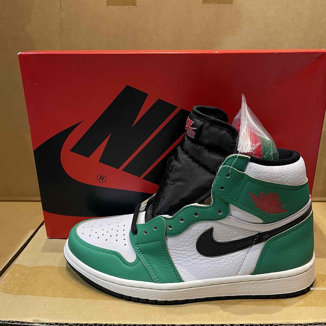【中古】ナイキ NIKE WMNS AIR JORDAN 1 HIGH OG LUCKY GREEN DB4612-300 28 ラッキーグリーン ▲■250913 レディース 楽天市場】NIKE WMNS AIR JORDAN 1 HIGH OG LUCKY GREEN 26.0cm DB4612