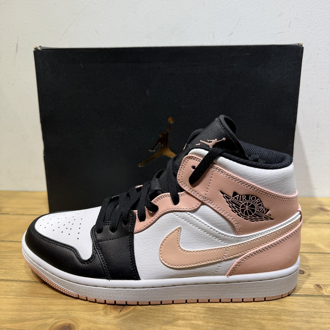 楽天市場】Nike Air Jordan 1 Mid Crimson Tint /ナイキ エア