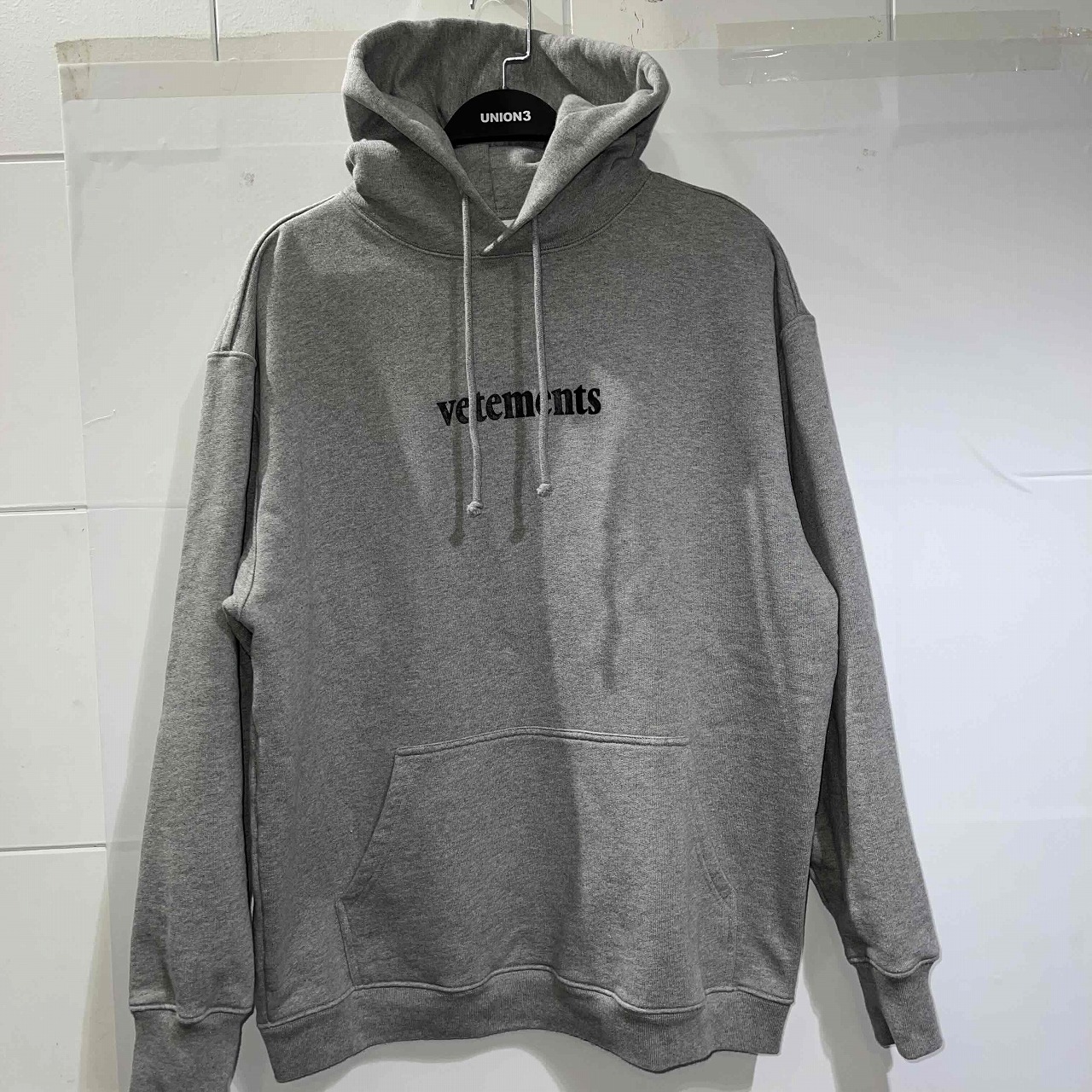 VETEMENTS ロゴ刺繍パーカー 楽天市場】ヴェトモン VETEMENTS メンズ トップス パーカー
