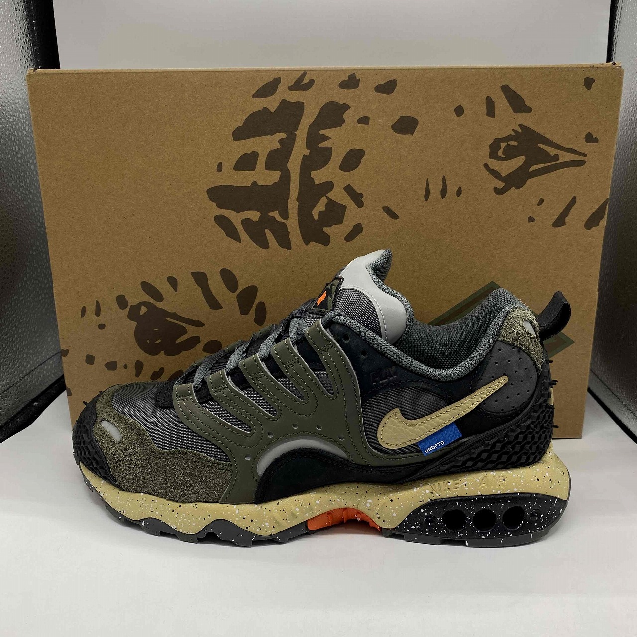NIKE 2024 x UNDEFEATED AIR TERRA HUMARA CARGO KHAKI 25.0cm FN7546-300 ナイキ アンディフィーテッド エアテラフマラ カーゴカーキ スニーカー 南堀江店【中古】